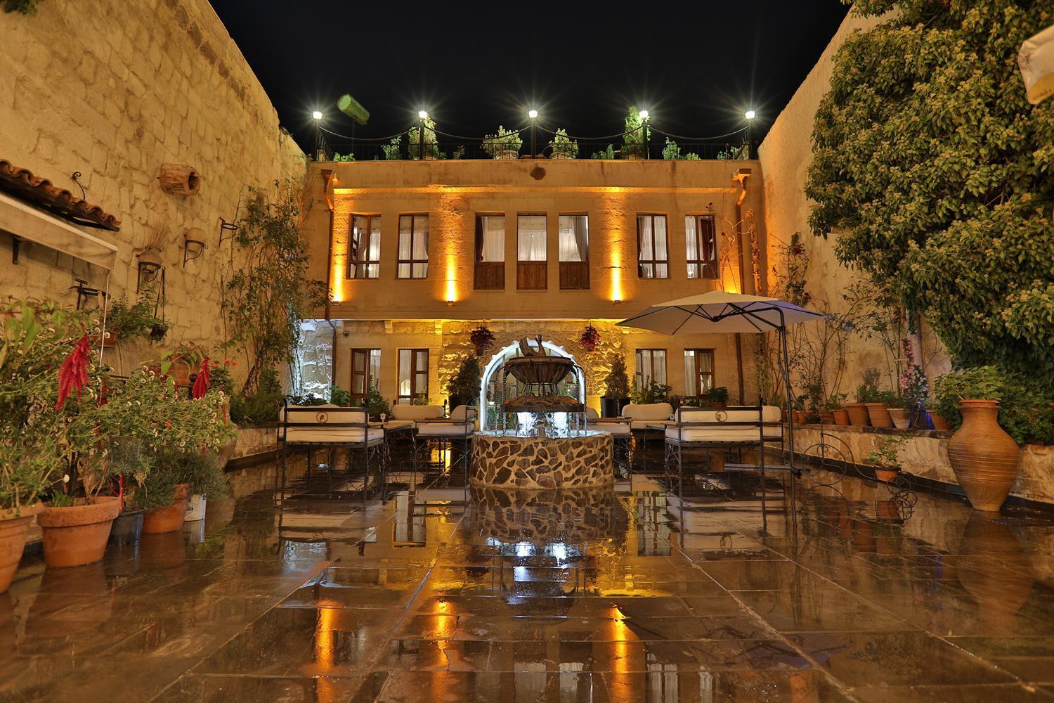 Aja Cappadocia Cave Hotel Urgup Exterior photo